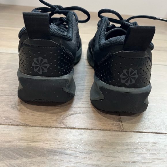 Hardly worn - Picture 4 of 4